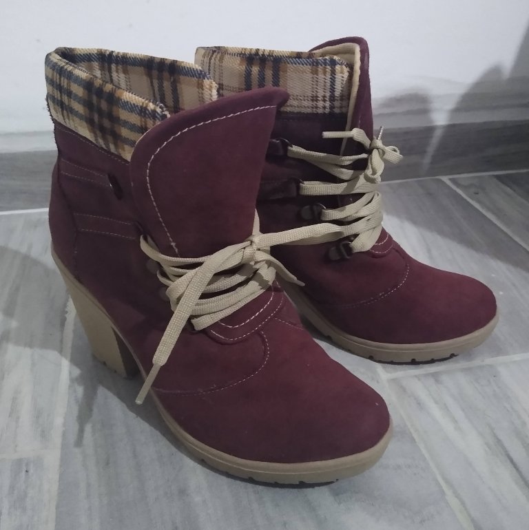Botines color vino de Shein de segunda mano - GoTrendier