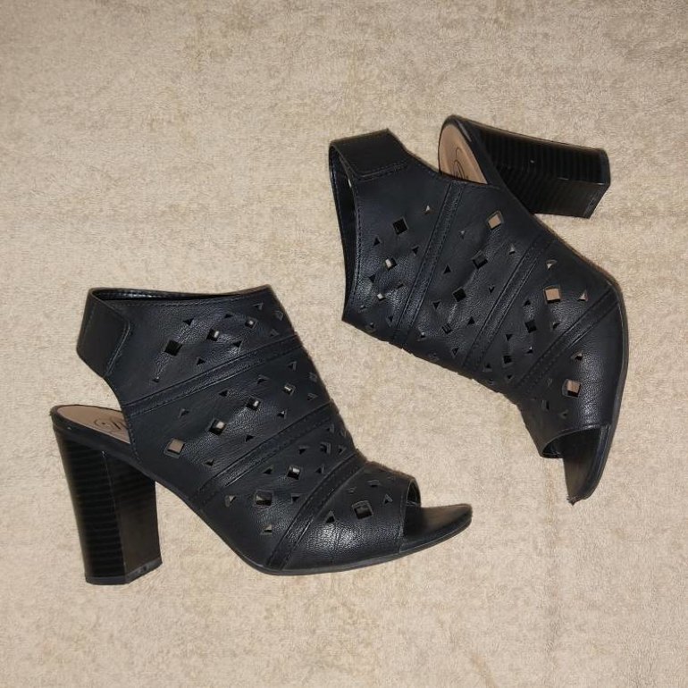 Zapatillas Negras abiertas al frente de D. de segunda mano - GoTrendier