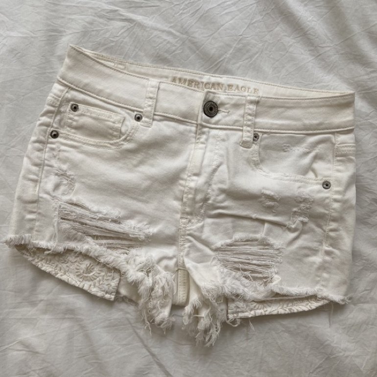 Shorts blancos tiro alto American Eagle de American Eagle Outfitters de  segunda mano - GoTrendier