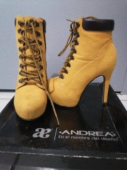 Botines con agujetas Andrea amarillos de mujer - GoTrendier