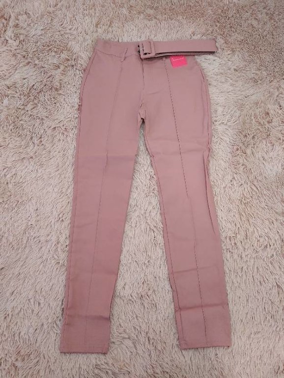 Leggins vinipiel rosa incluye cinturón de MXM COLLECTION de segunda mano -  GoTrendier