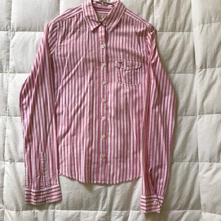 Camisa de rayas rosa de Hollister de segunda mano - GoTrendier