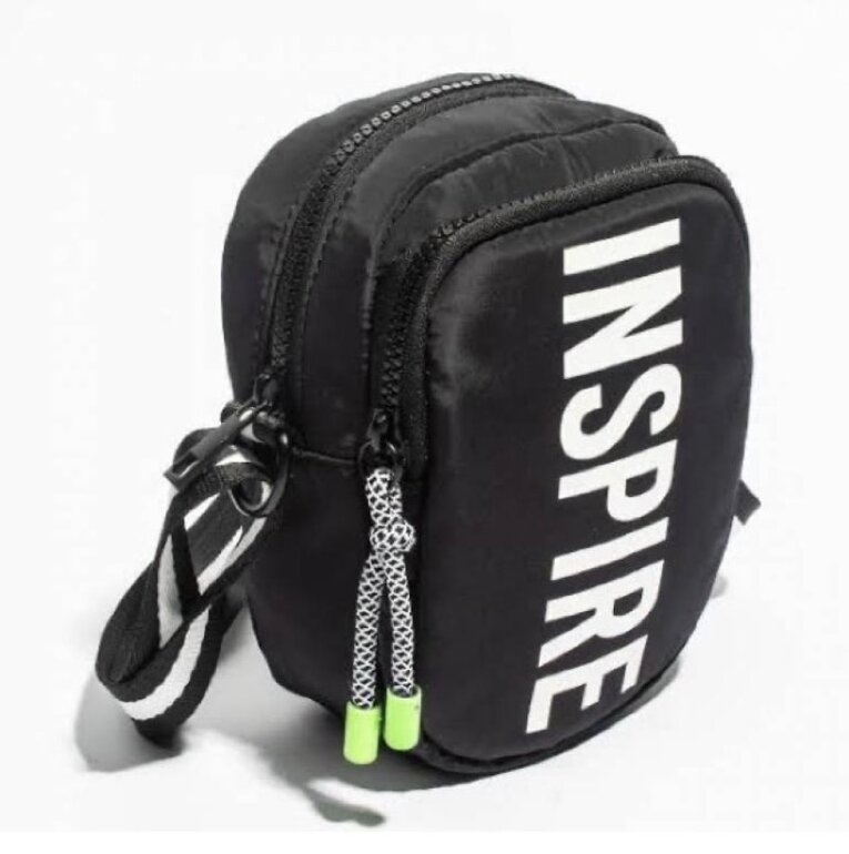 Bolsa pequeña impermeable cruzada de Todo Moda de segunda mano - GoTrendier