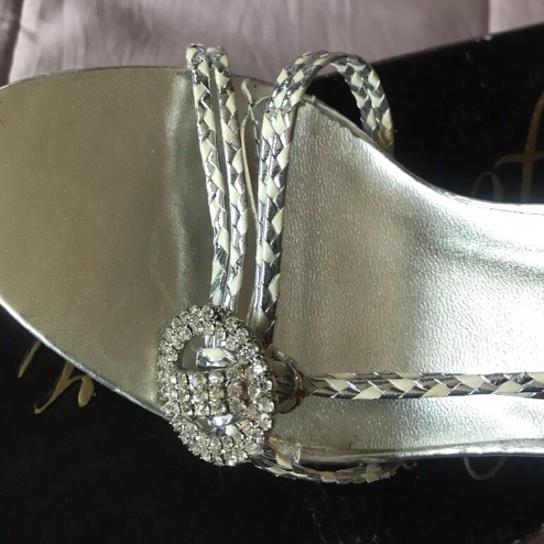 Sandalias de fiesta color plata de Otras marcas de segunda mano - GoTrendier