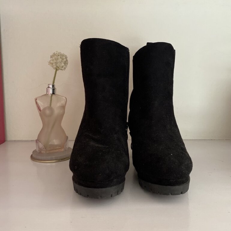 Botines negros con plataforma de Shein de segunda mano - GoTrendier