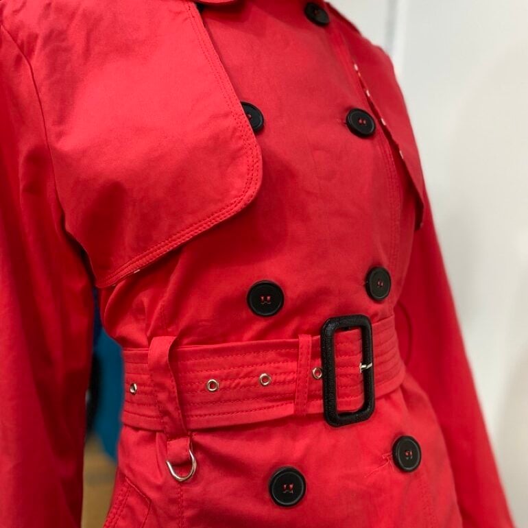 HERMOSA GABARDINA DE IMPORTACIÓN de Ann Miller de segunda mano