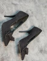 Zapatillas negras tacón bajo de Agatha de segunda mano - GoTrendier