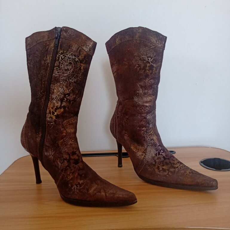 Lindas botas café cobrizado de Carlo Rossetti de segunda mano - GoTrendier