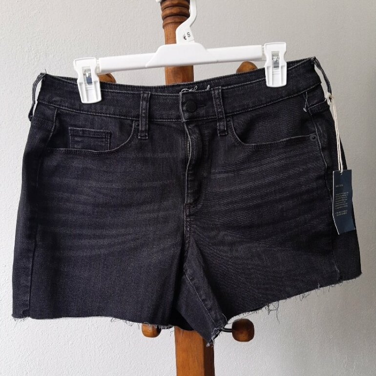 Short negro mezclilla de Universal thread de segunda mano - GoTrendier