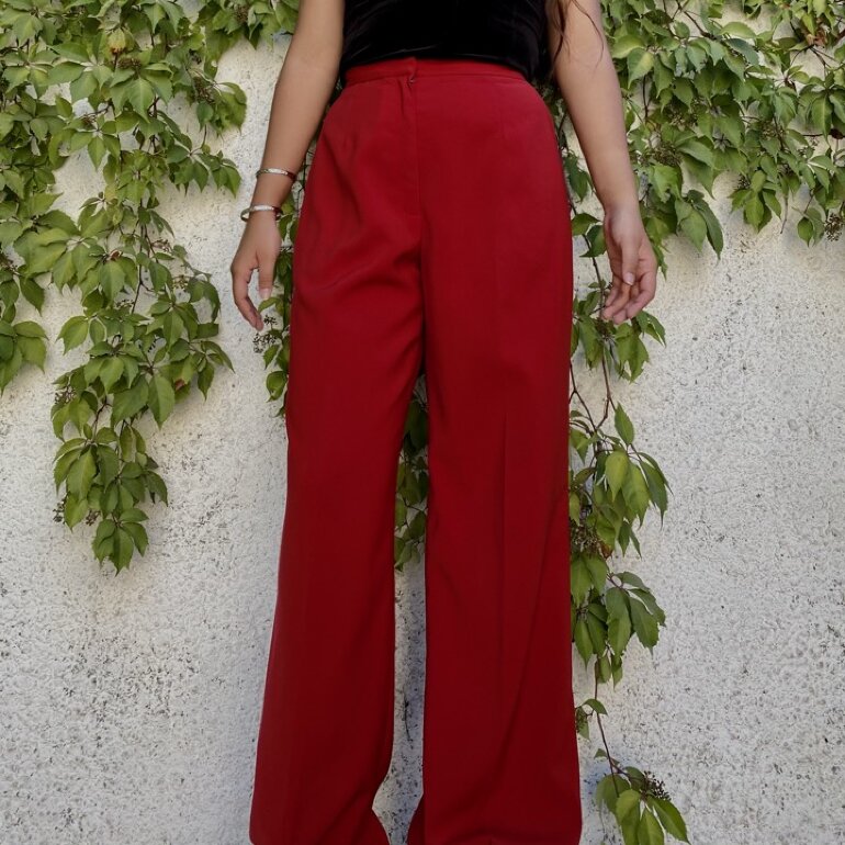 Pantalon rojo quemado de East 5th de segunda mano - GoTrendier