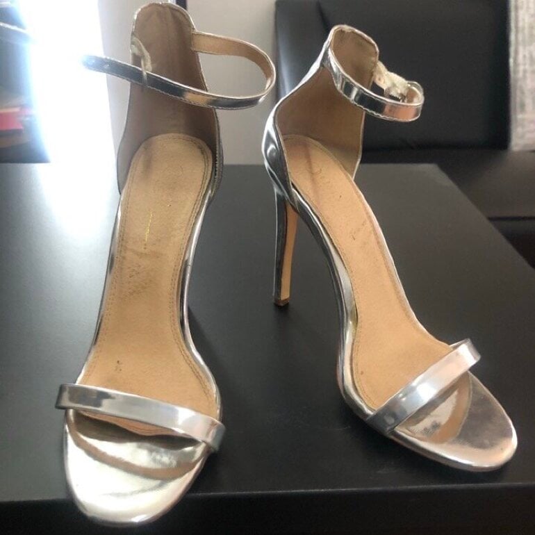 Sexis huaraches plateados de Otras marcas de segunda mano - GoTrendier