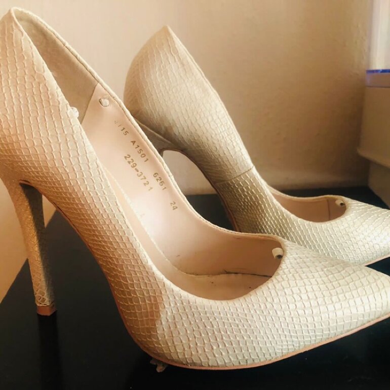 Zapatillas Nude Andrea de segunda mano - GoTrendier