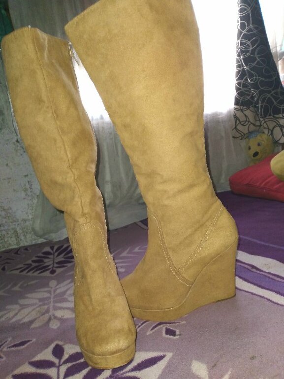 Hermosas Botas largas de Suburbia de segunda mano - GoTrendier