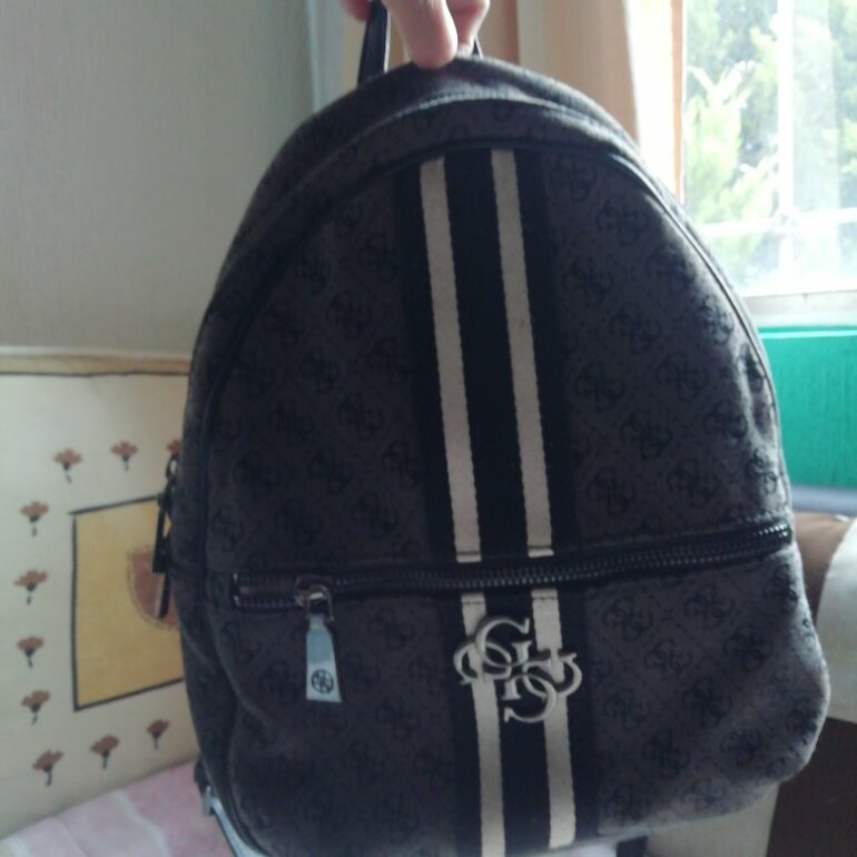 MOCHILA GUESS LOGOTIPO NEGRO de segunda mano - GoTrendier
