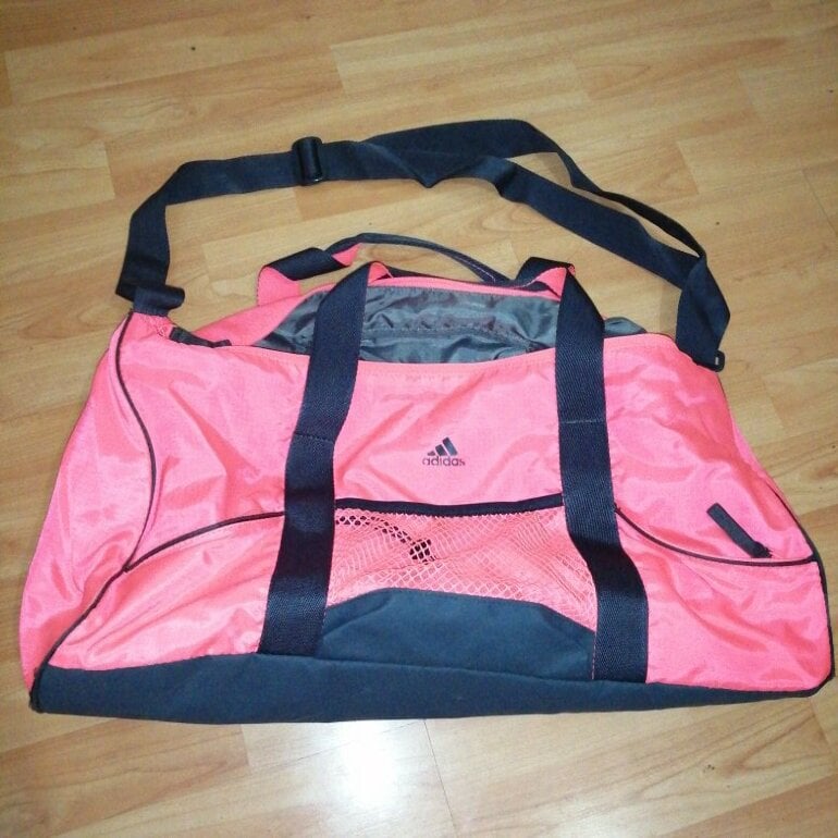 Maleta para gym Adidas de segunda mano - GoTrendier