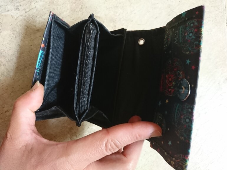 Cartera monedero pequeño de Ay Guey de segunda mano - GoTrendier