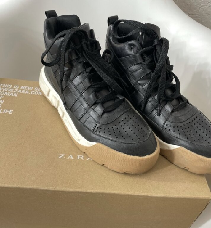 Tenis zara negros de segunda mano - GoTrendier
