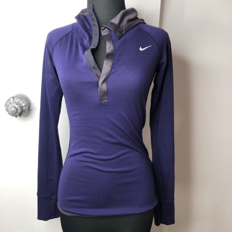 Sudadera morada NiKe de segunda mano - GoTrendier
