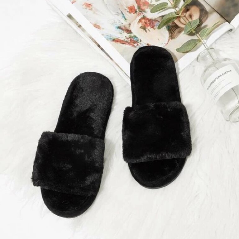 Zapatillas de pelito de Shein de segunda mano - GoTrendier