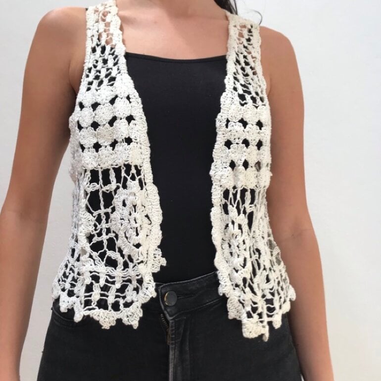 Chaleco crochet blanco de Abercrombie \u0026amp; Fitch de segunda mano -  GoTrendier