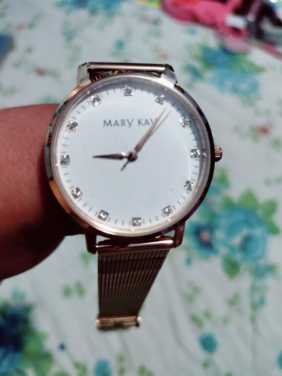 Reloj de oro rosa con Swarovski de Mary Kay de segunda mano - GoTrendier