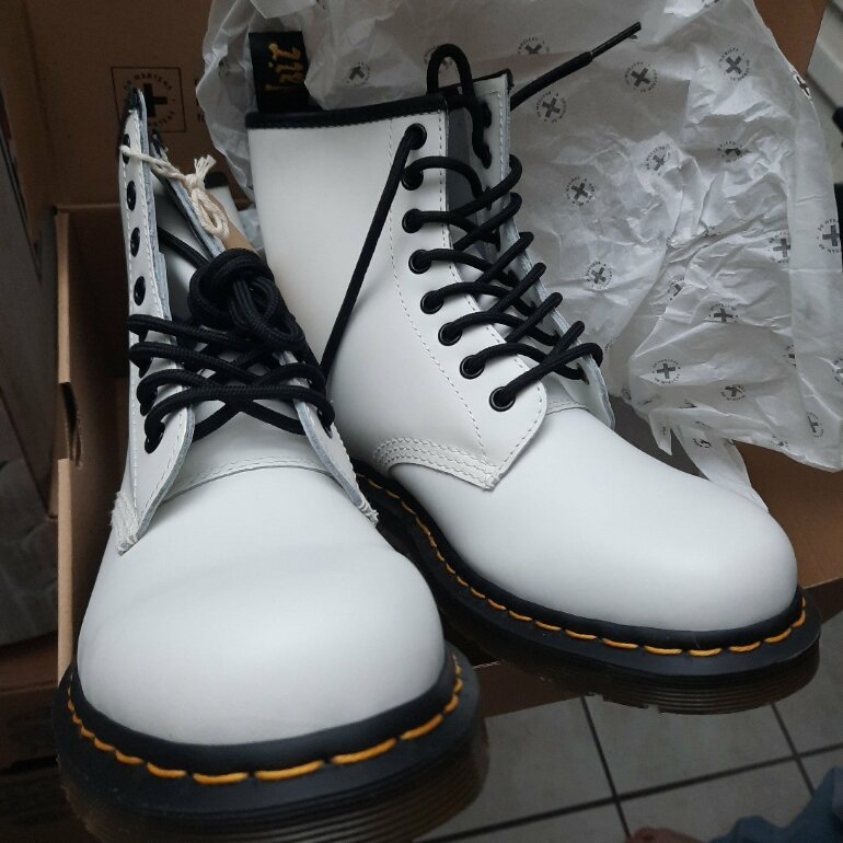 Botas Dr. Martens smooth blancas de segunda mano - GoTrendier