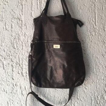 Bolso de piel Hakei de segunda mano - GoTrendier