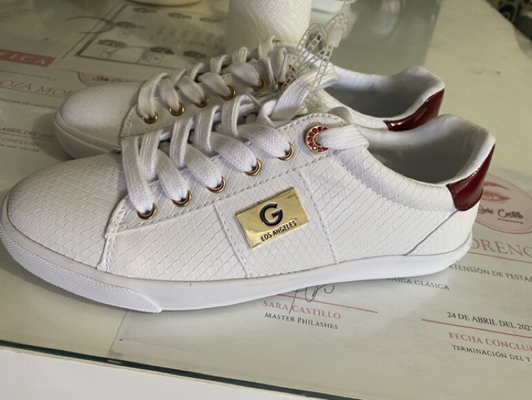 Tenis guess blancos de segunda mano - GoTrendier