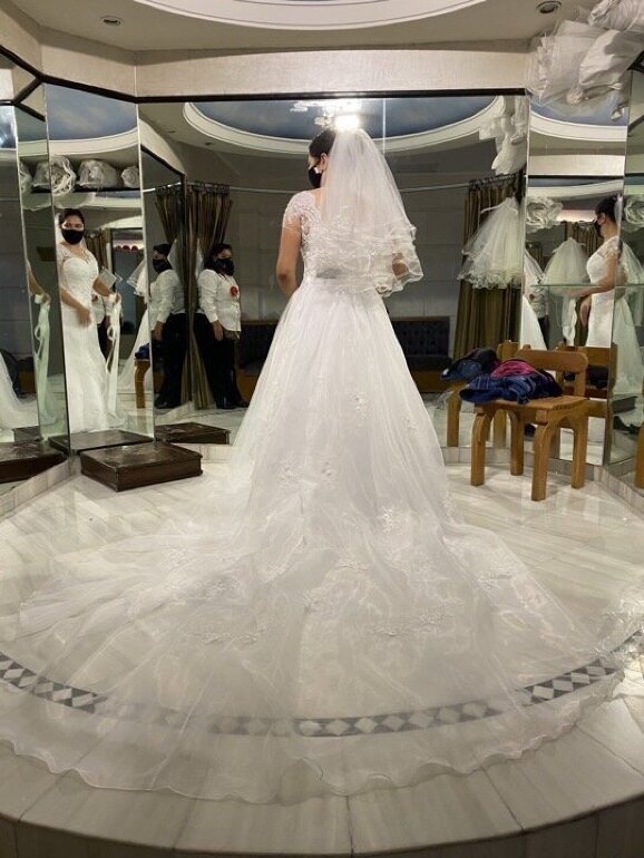 Vestido de novia blanco 🌟 cauda y velo de Essence de segunda mano -  GoTrendier