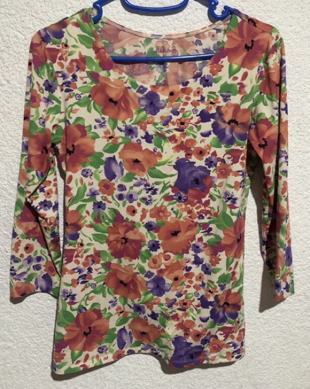 Blusa ILUSIÓN de licra floreada de Ilusión de segunda mano