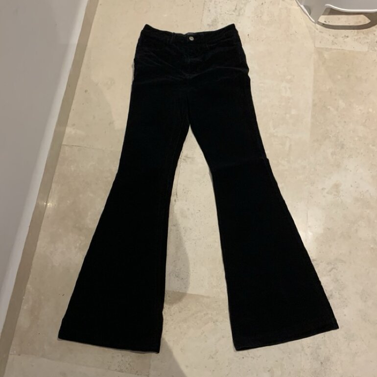 Pantalón Acampanado Forever 21 de segunda mano GoTrendier