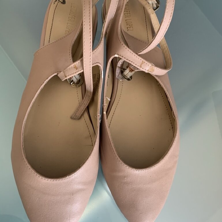 Lindos flats color rosa palo de Jennifer Lopez de segunda mano - GoTrendier