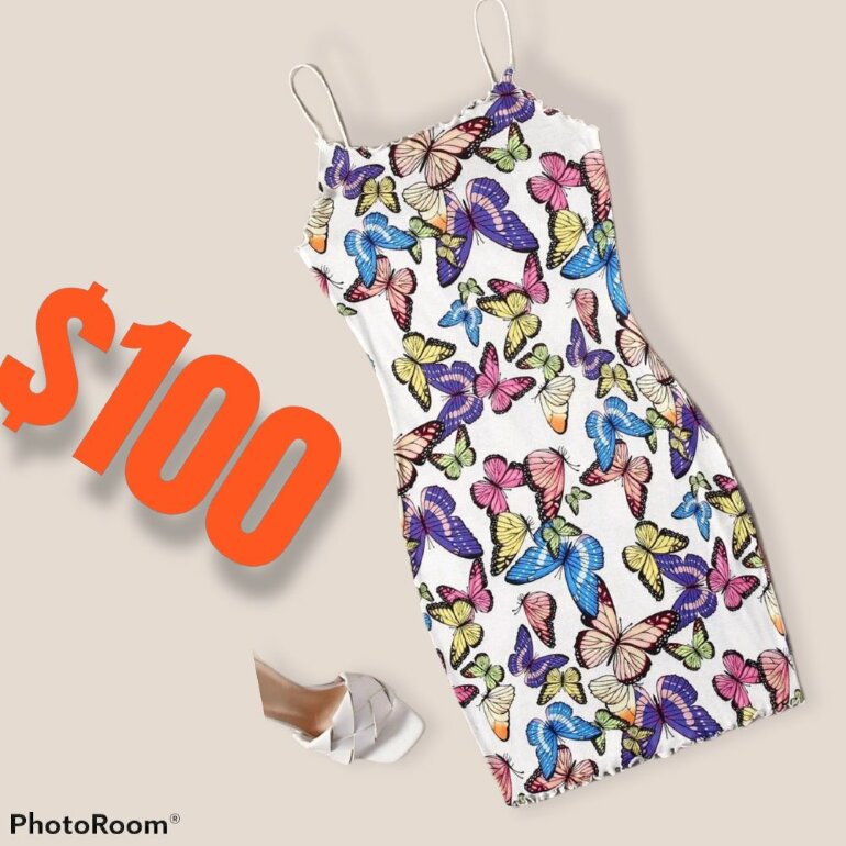 Talla S hermoso vestido de mariposas de Shein de segunda mano - GoTrendier