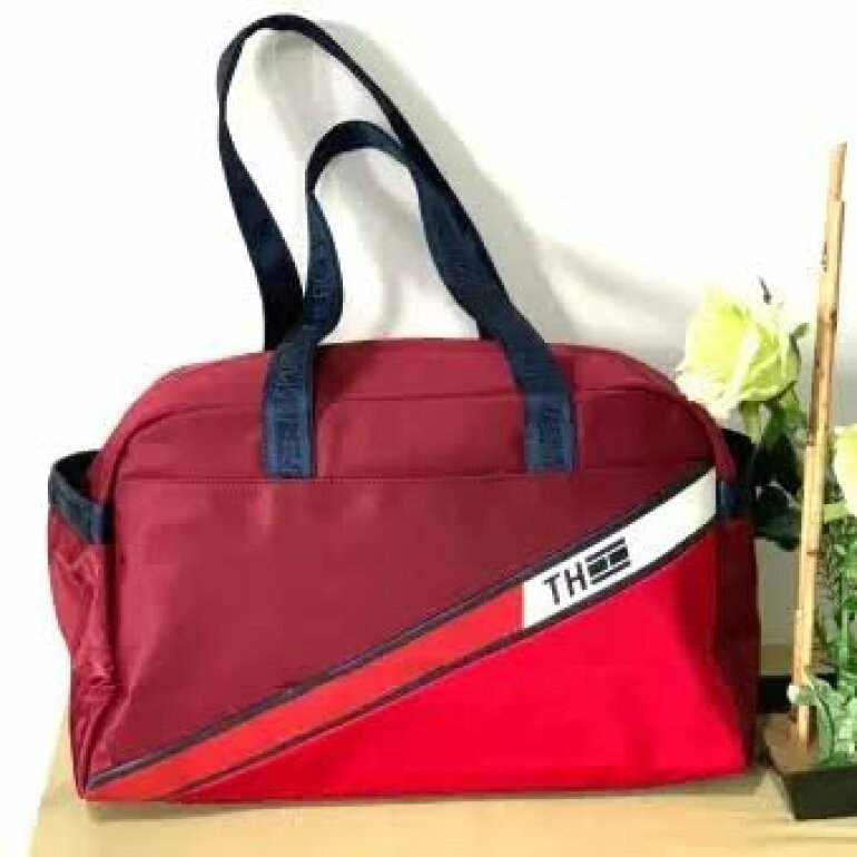 MALETA DEPORTIVA TOMMY HILFIGER de segunda mano - GoTrendier