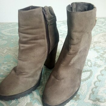 Botas altas gamuza Cafe de Otras marcas de segunda mano - GoTrendier