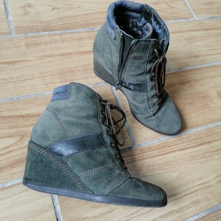 Botines verde botella ante plataforma de Naturalizer de segunda mano -  GoTrendier