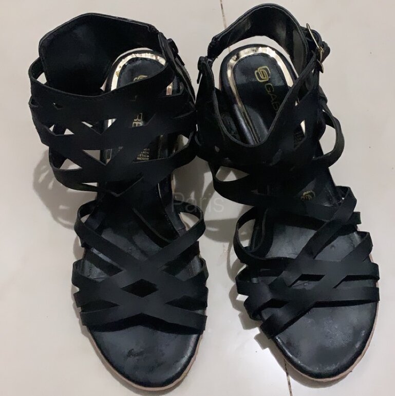 Huaraches Negros con Tacón Bajo de Andrea de segunda mano - GoTrendier
