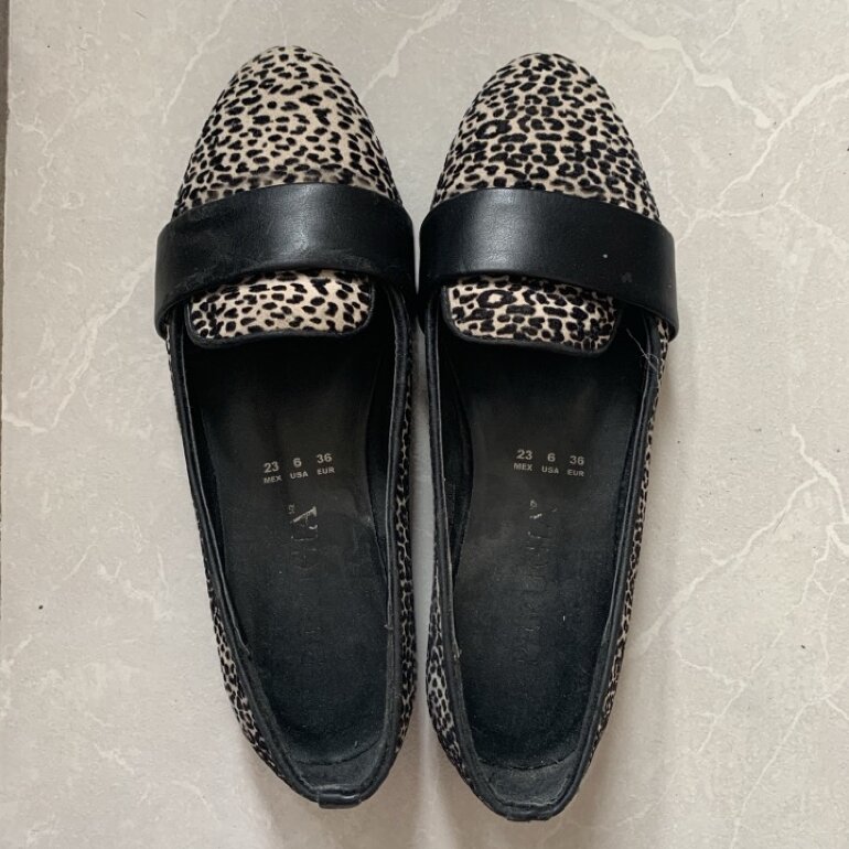 Zapatos de piso animal print de Perugia de segunda mano - GoTrendier