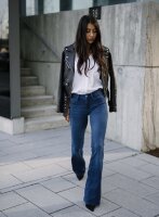 Pantalon Levis acampanado de Levi's de segunda mano - GoTrendier