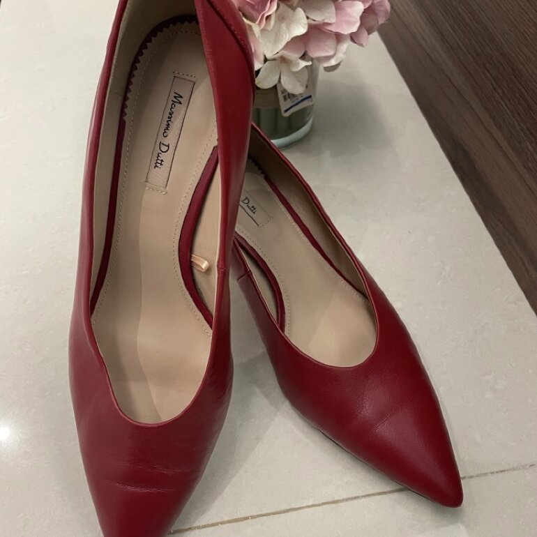 Hermosas zapatillas rojo quemado de Massimo Dutti de segunda mano -  GoTrendier