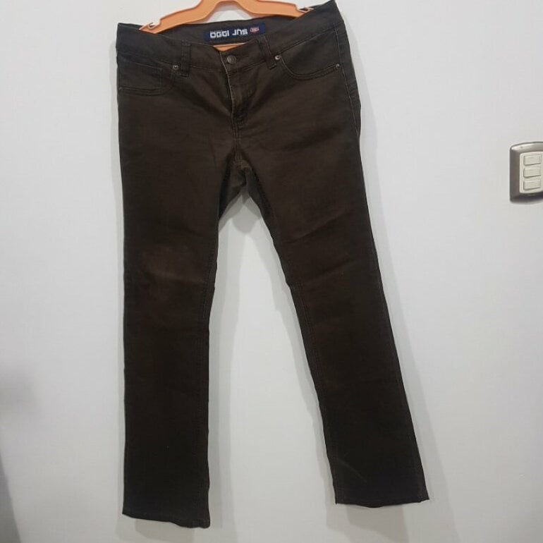Pantalon cafe oggi jeans talla 11 de segunda mano - GoTrendier