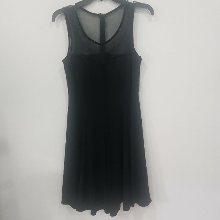 Vestido negro formal corto de Nina Ferré de segunda mano - GoTrendier
