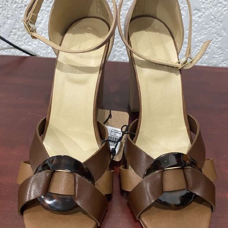 Zapatos café tacón grueso de C\u0026amp;A de segunda mano - GoTrendier