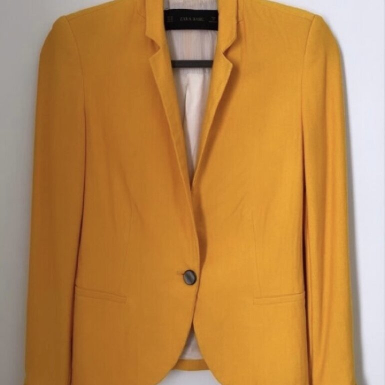 Blazer mostaza ZARA de segunda mano - GoTrendier