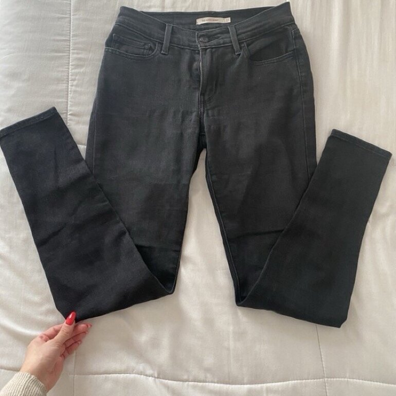 Jeans Levis negros de Levi's de segunda mano - GoTrendier