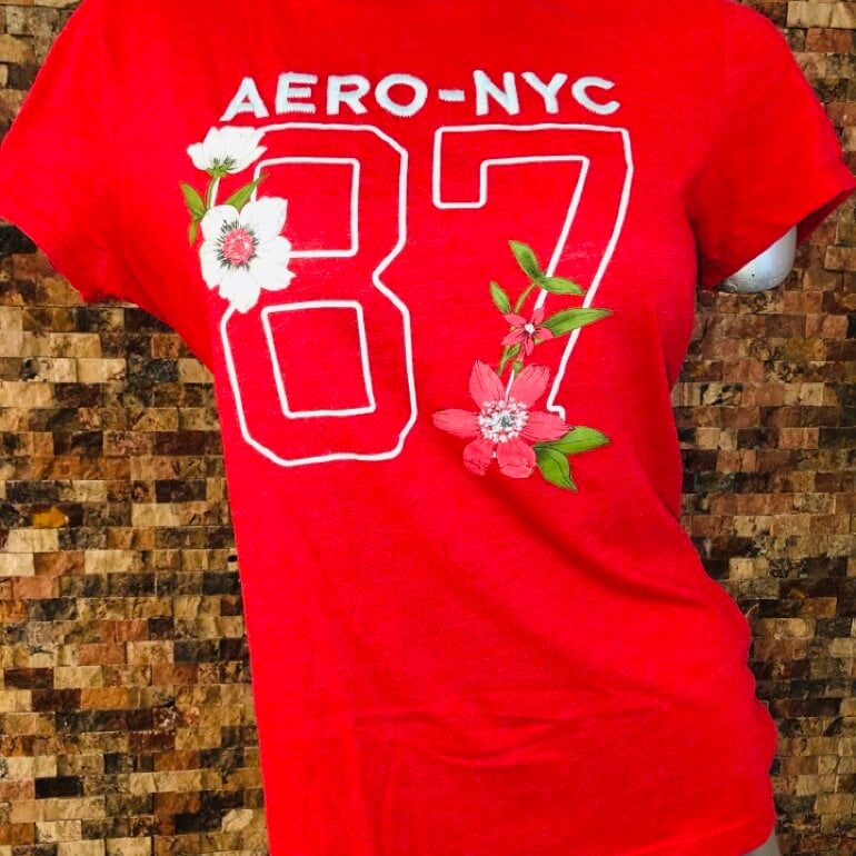 Playera AÉROPOSTALE roja de Aéropostale de segunda mano - GoTrendier