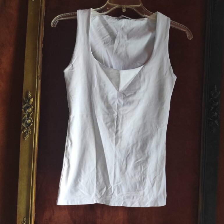 Blusa basica Zara que escote cuadrado de segunda mano - GoTrendier