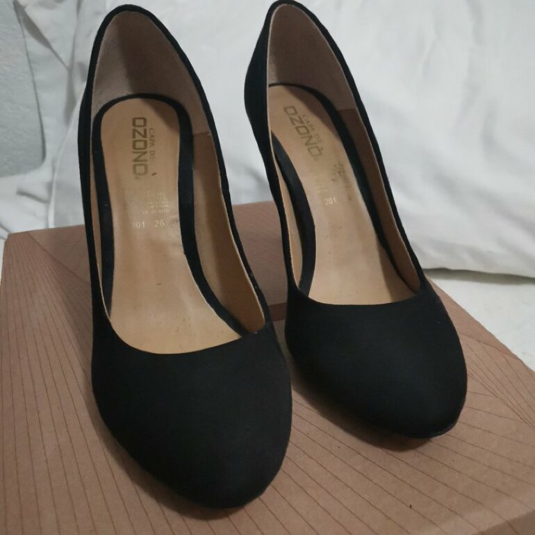 Tacones negros básicos de Capa de Ozono de segunda mano - GoTrendier