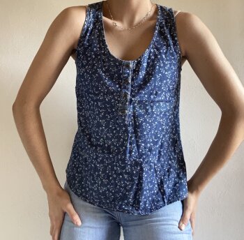 Blusa “denim” estampado floreado de 4kf de segunda mano - GoTrendier