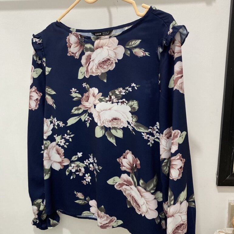 Blusa floreada shein. Divina de segunda mano - GoTrendier